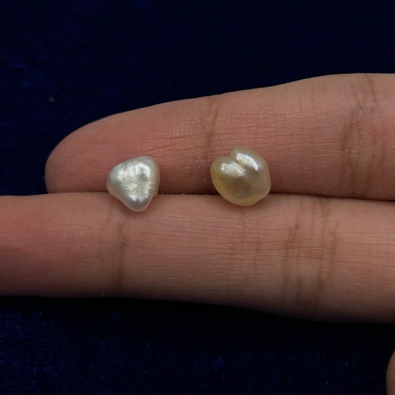 GIA Certified Natural Basra Pearls 2.20 ct(2.39 ratti) and 2.22 ct(2.41 ratti) - Image 2